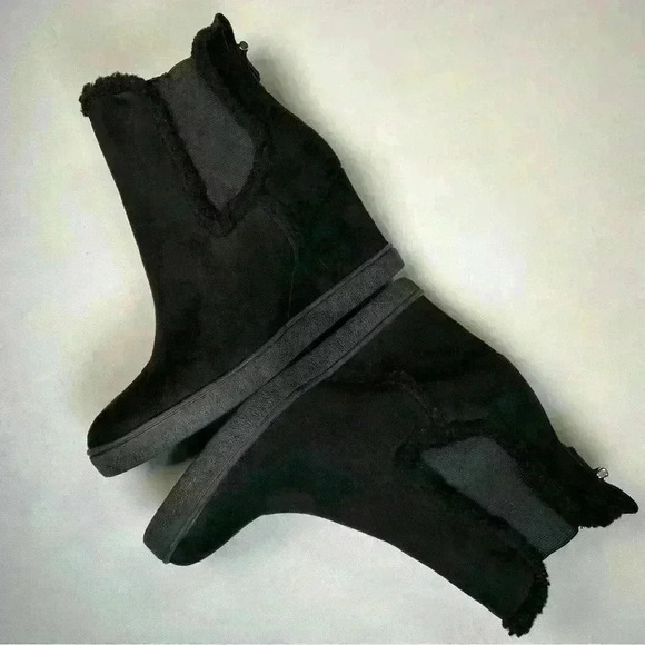 Unisa Missy Wedge Chelsea Boot slightly used, but in fabulous condition 7.5 - Picture 3 of 11